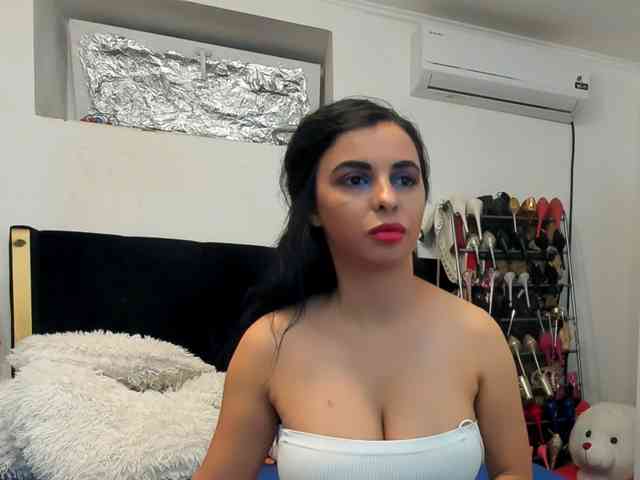 JuliaHayes webcam