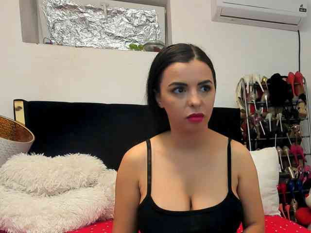 JuliaHayes webcam