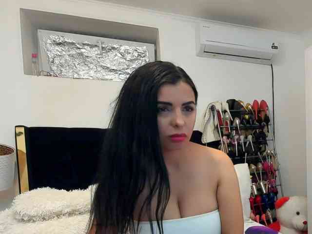 JuliaHayes webcam