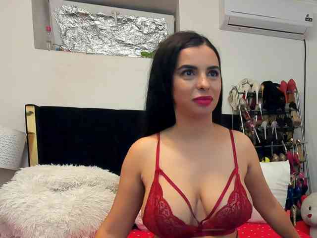 JuliaHayes webcam