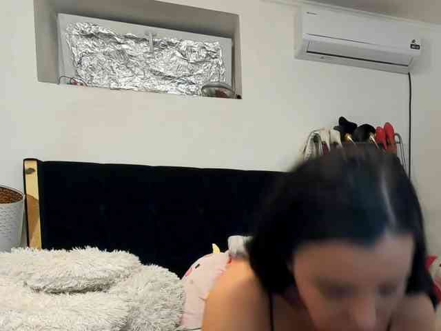 JuliaHayes webcam