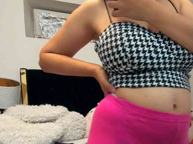 JuliaHayes webcam