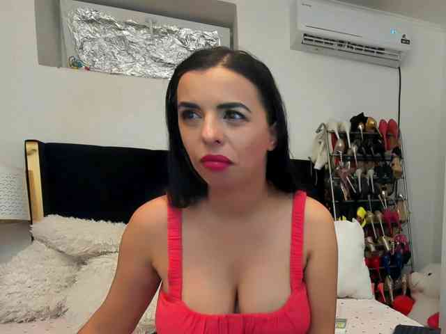 JuliaHayes webcam