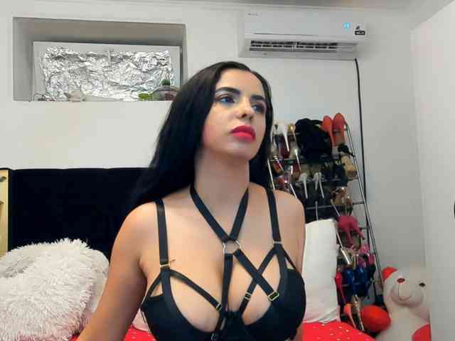 JuliaHayes webcam