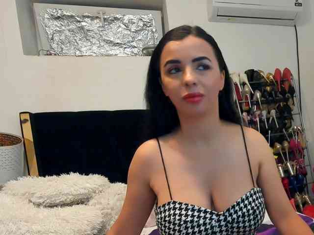 JuliaHayes webcam