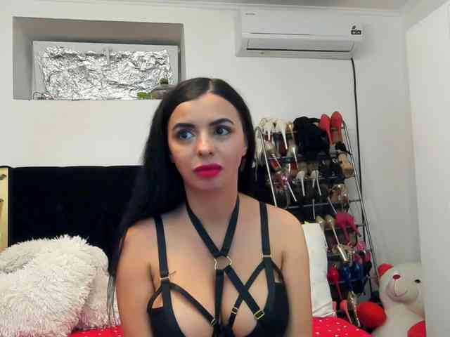 JuliaHayes webcam
