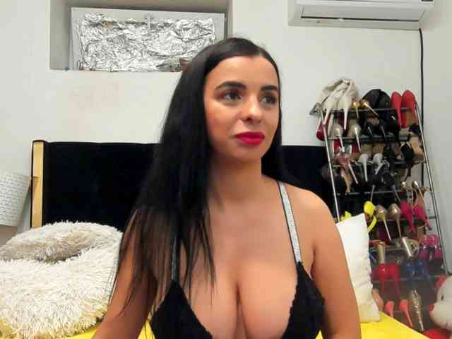 JuliaHayes webcam