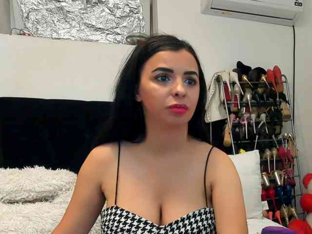 JuliaHayes webcam