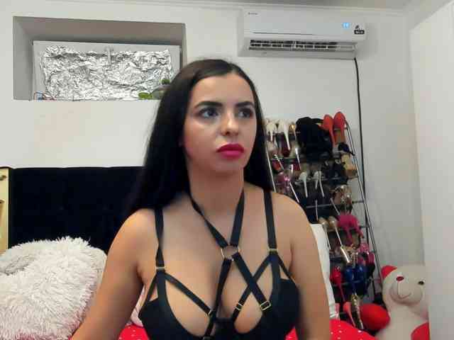 JuliaHayes webcam