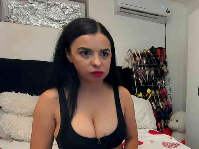 JuliaHayes webcam