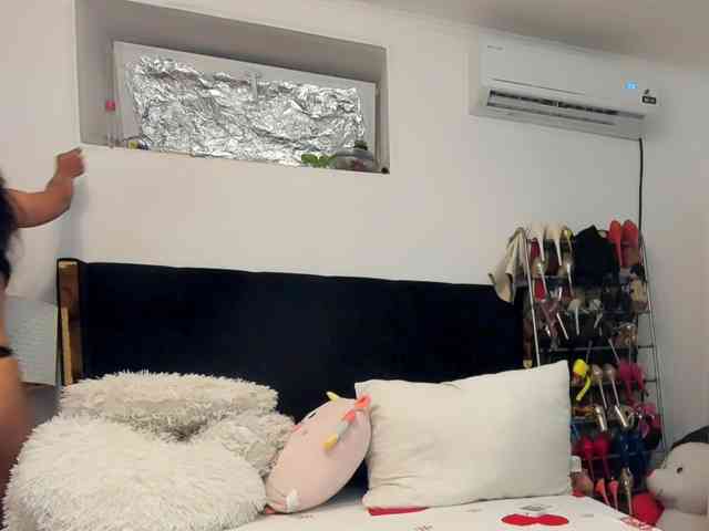 JuliaHayes webcam
