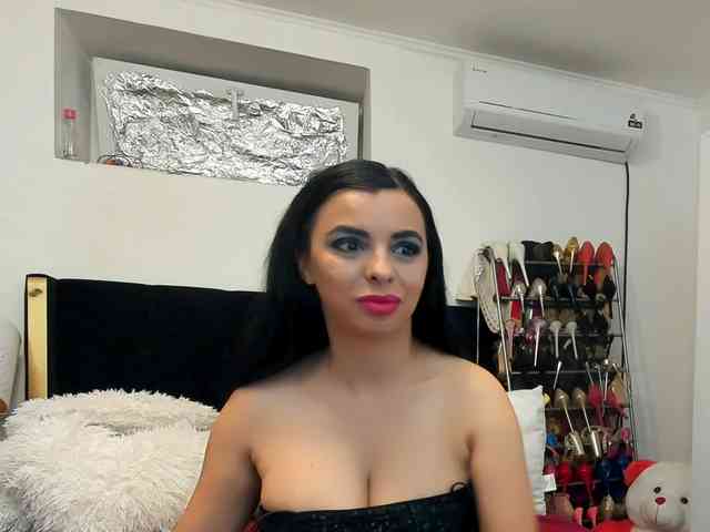 JuliaHayes webcam