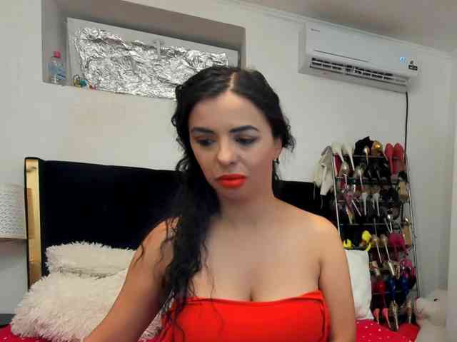 JuliaHayes webcam