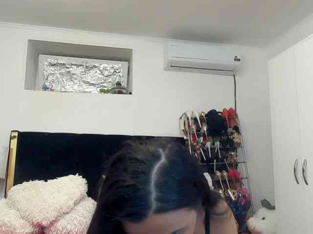JuliaHayes webcam