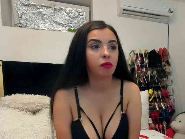 JuliaHayes webcam