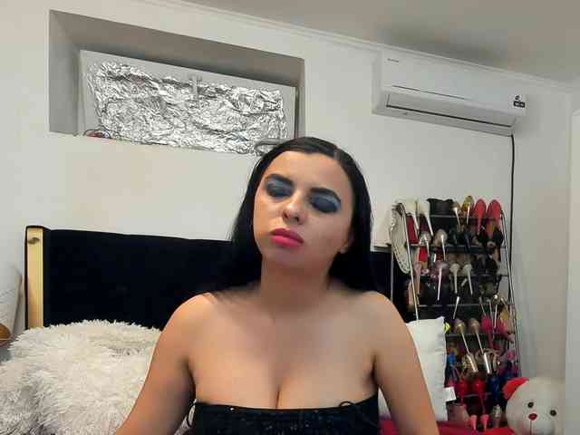 JuliaHayes webcam