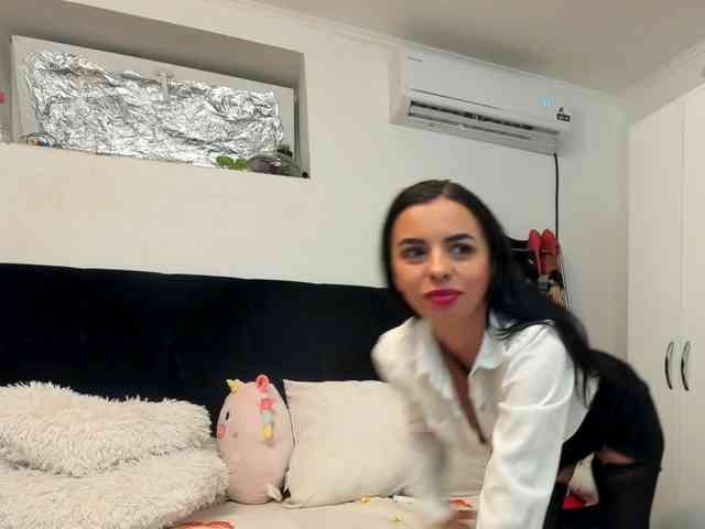JuliaHayes webcam