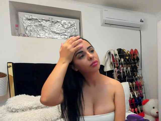 JuliaHayes webcam