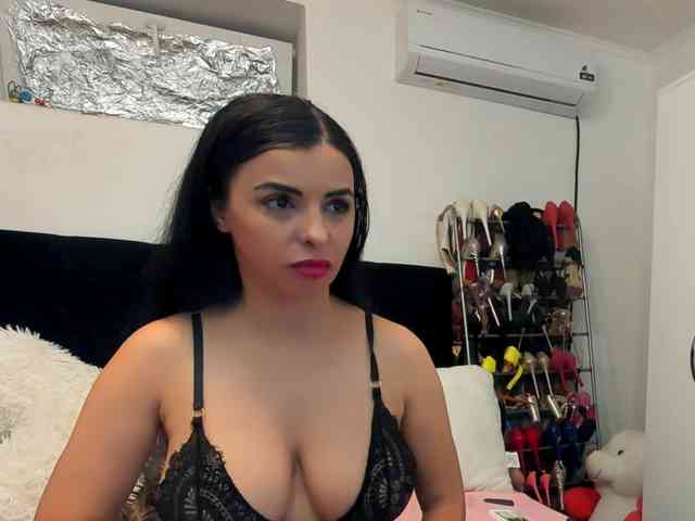 JuliaHayes webcam