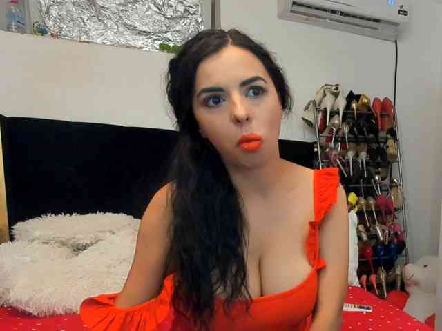 JuliaHayes webcam