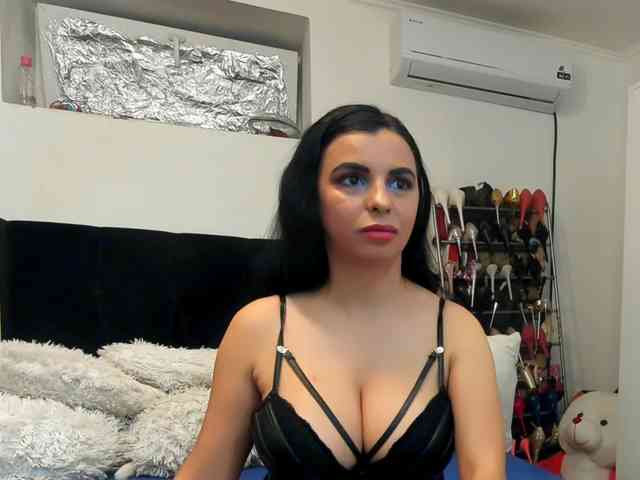 JuliaHayes webcam