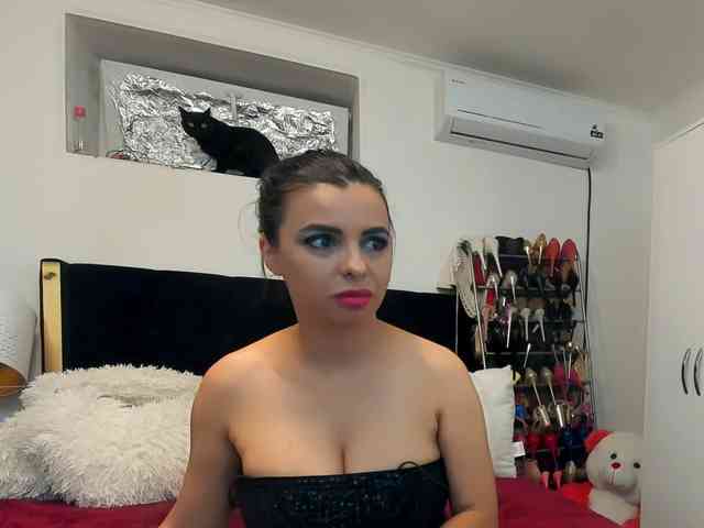 JuliaHayes webcam