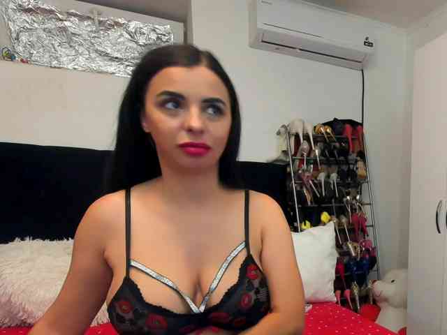 JuliaHayes webcam