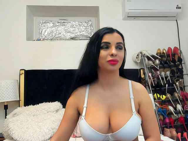 JuliaHayes webcam