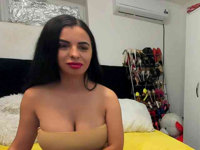 JuliaHayes webcam
