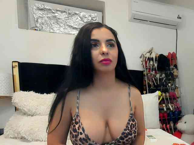 JuliaHayes webcam