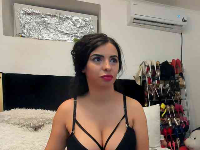JuliaHayes webcam