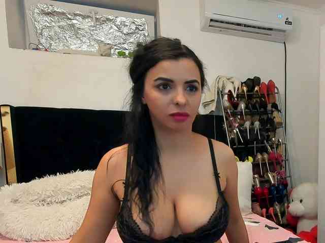 JuliaHayes webcam