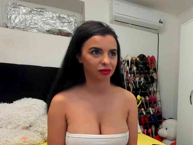 JuliaHayes webcam