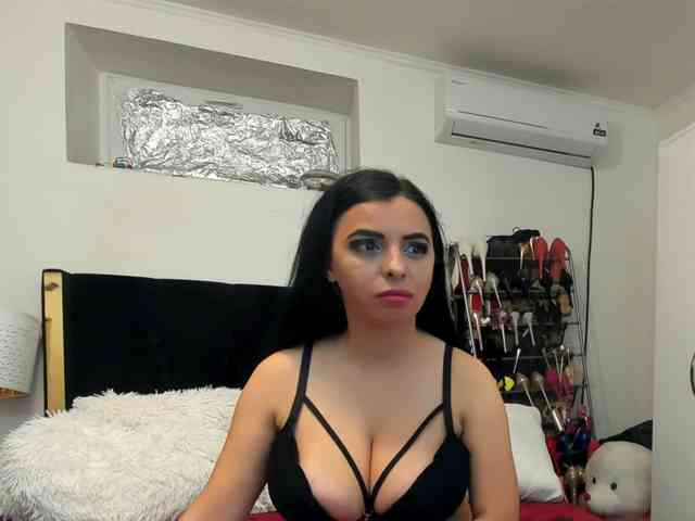 JuliaHayes webcam