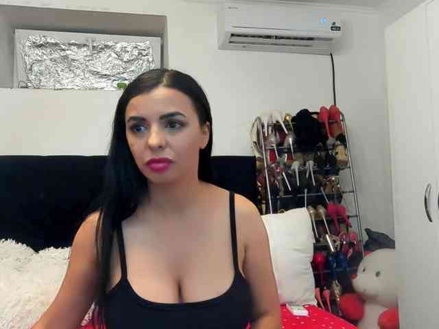 JuliaHayes webcam