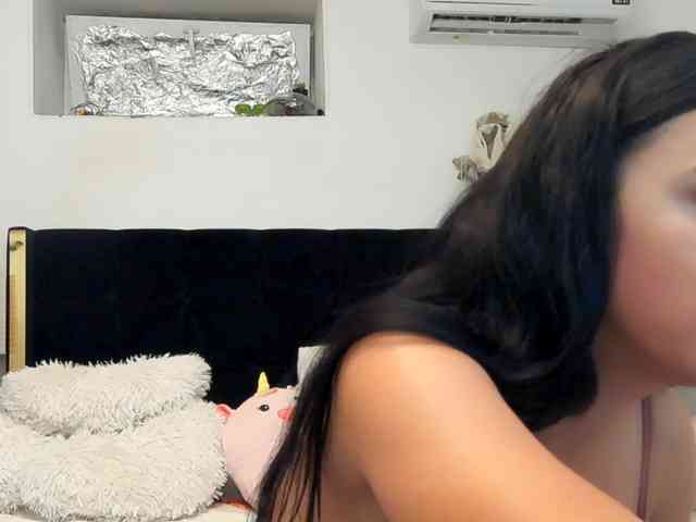 JuliaHayes webcam