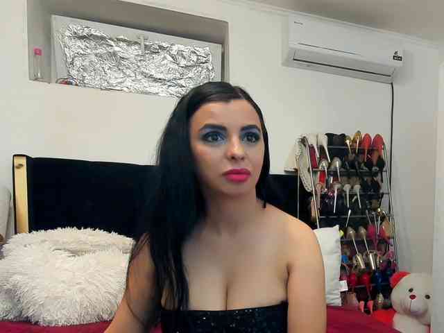JuliaHayes webcam