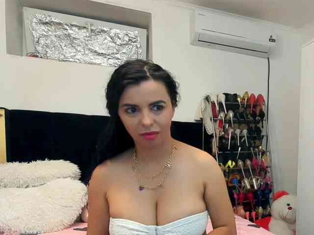 JuliaHayes90