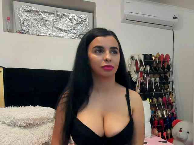 JuliaHayes webcam