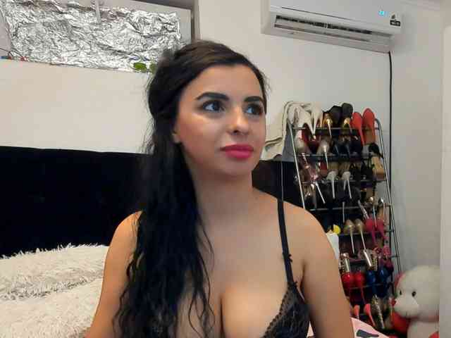 JuliaHayes webcam