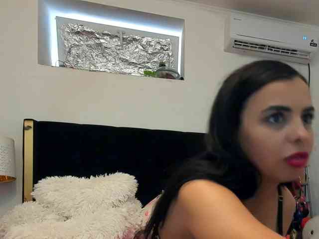 JuliaHayes webcam