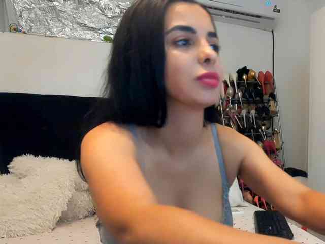 JuliaHayes webcam