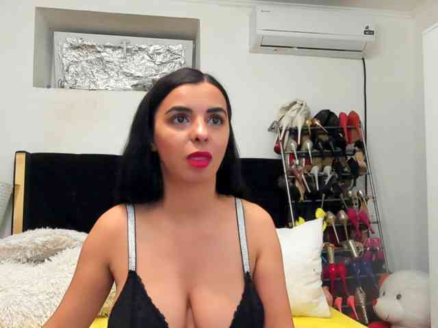 JuliaHayes90