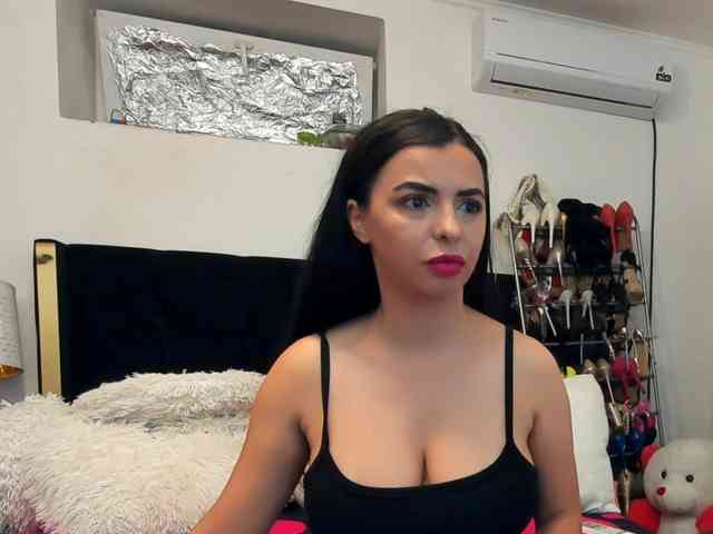 JuliaHayes webcam