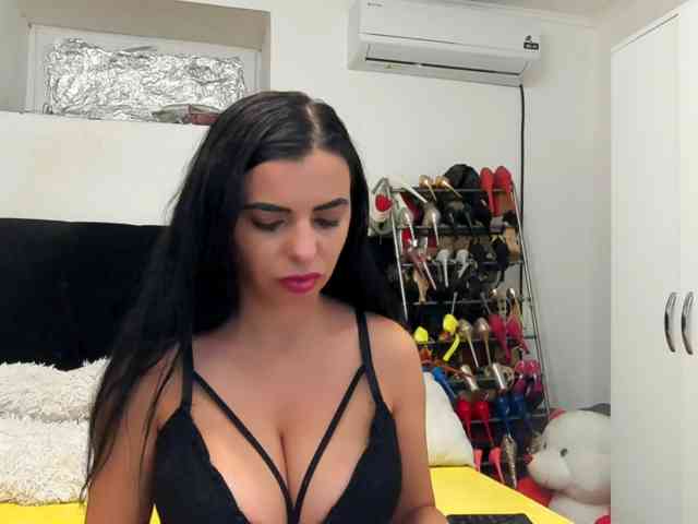 JuliaHayes