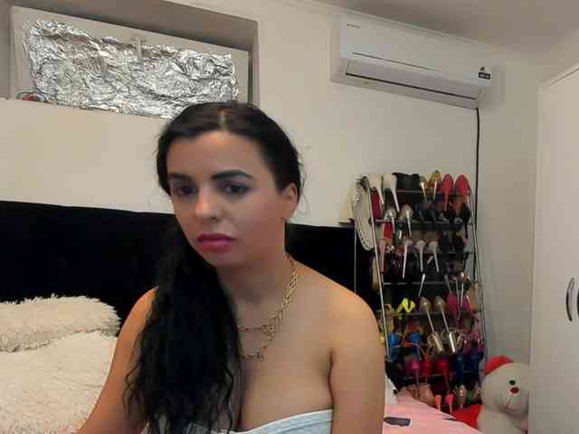 JuliaHayes webcam