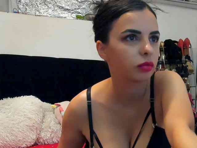 JuliaHayes webcam