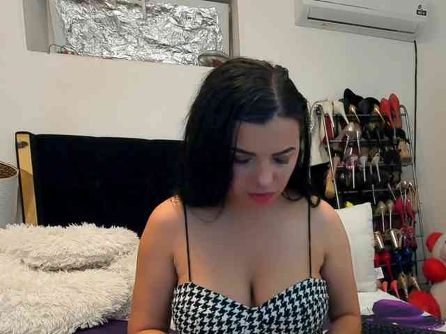 JuliaHayes webcam