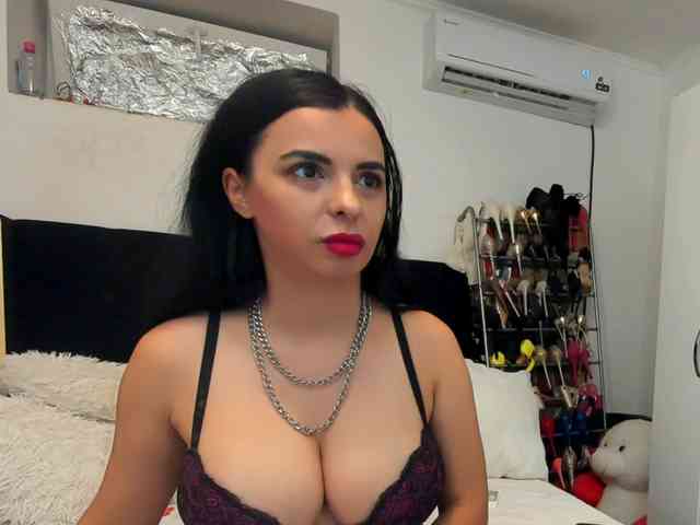 JuliaHayes webcam