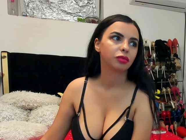 JuliaHayes webcam